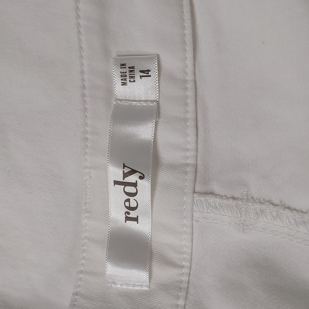 Utilitarian Short | Redy | 14 - Picture 7 of 13